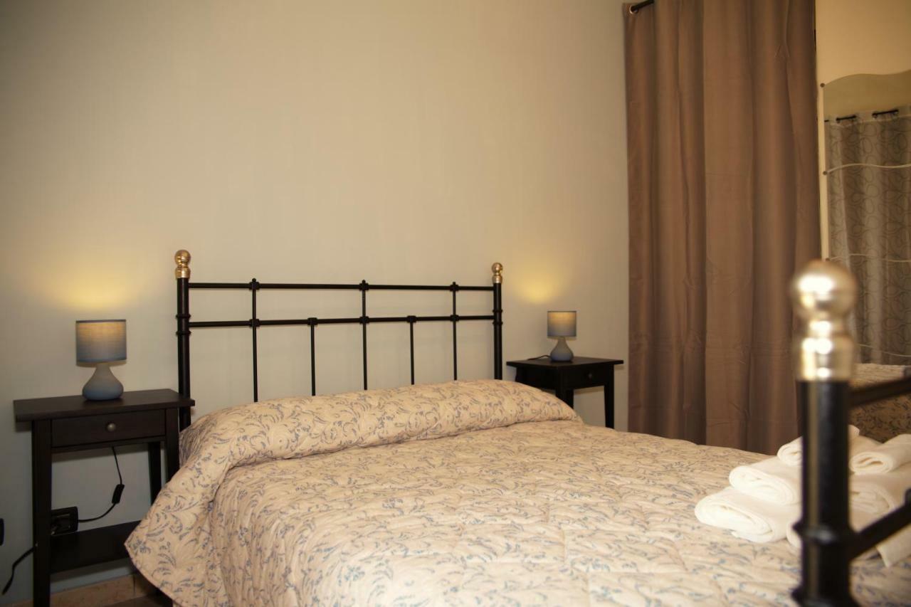 Bnb Donnalaura Carini Exterior photo