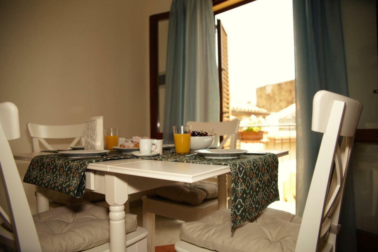 Bnb Donnalaura Carini Exterior photo